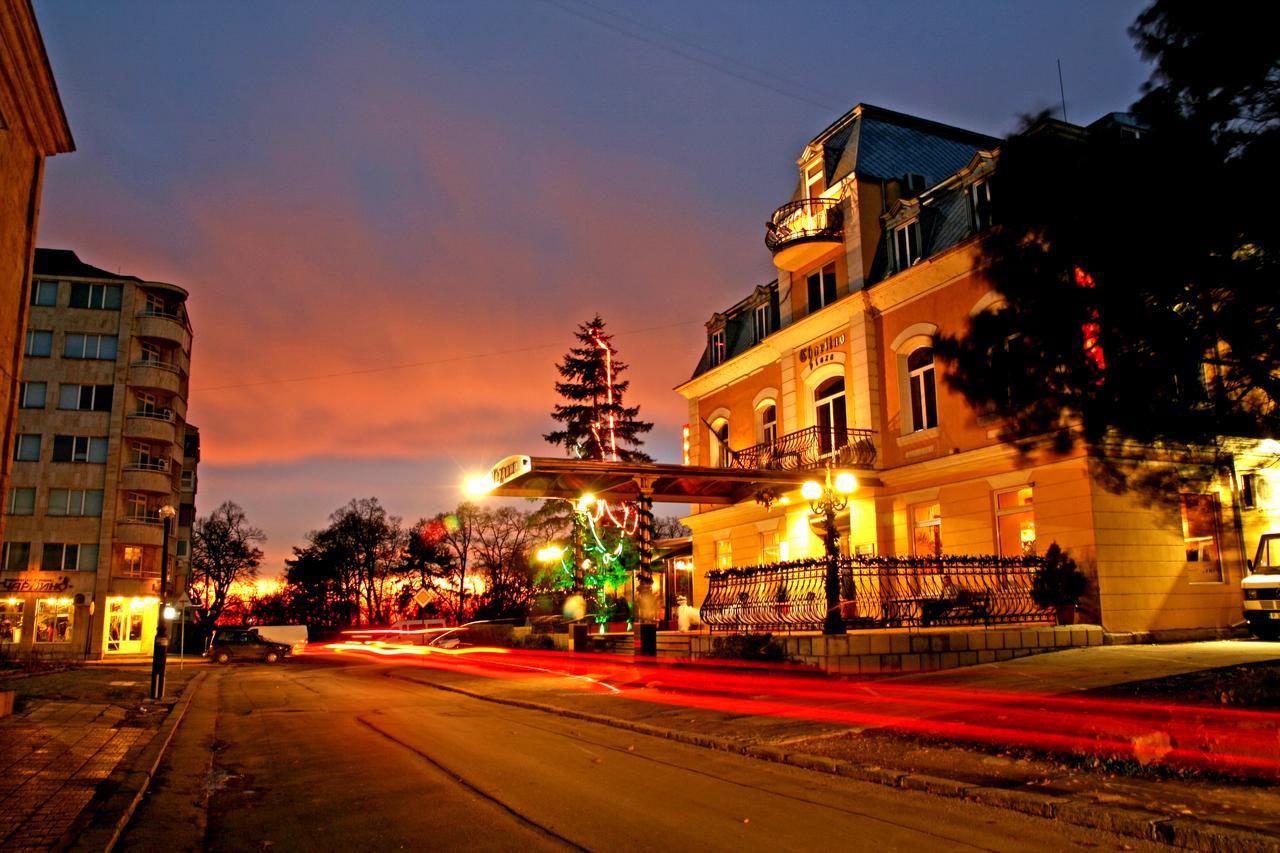 Отель Charlino Plaza Русе Экстерьер фото
